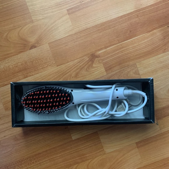 Hair straightener brush- Never used!! - Picture 3 of 3